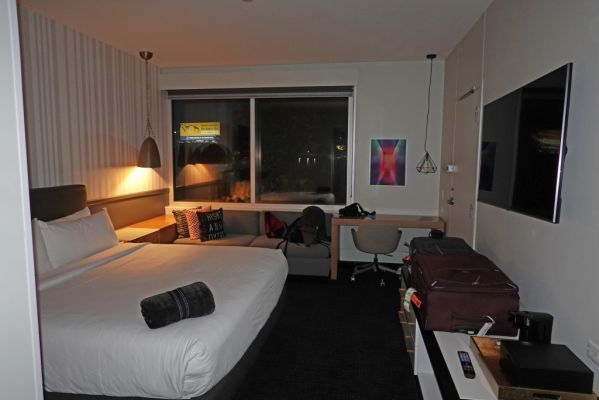 DSC06449 Chicago Rosemont The Rose Hotel Zimmer_k
