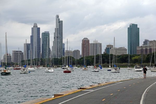 DSC06592 Chicago Skyline mit One Grant Park und One Museum Park_k
