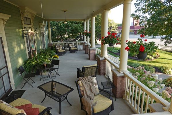 DSC06816 Sturgeon Bay Foxglove Inn Porch_k
