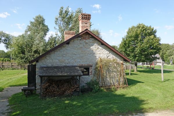 DSC06877 Green Bay Heritage Hill State Park Belgian Farm Gartenhaus_k
