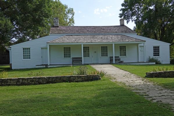 DSC06933 Green Bay Heritage Hill State Park Tank Cottage_k
