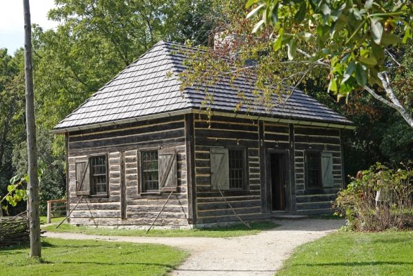 DSC06939 Green Bay Heritage Hill State Park Fur Trade Cabin_k

