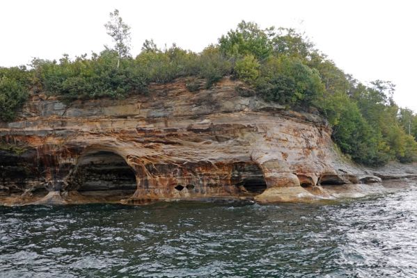 DSC06994 Pictured Rocks Caves of all Colors_k
