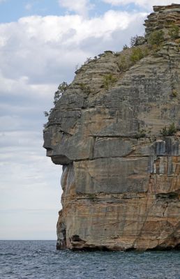 DSC07013 Pictured Rocks Indian Head Rock_k
