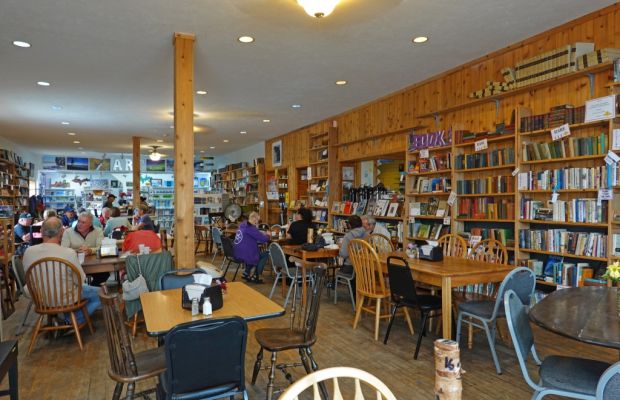DSC07056 Munising Falling Rock Cafe_k
