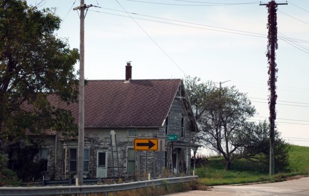 DSC07763 vor Clinton Michigan Ave Ruine_k
