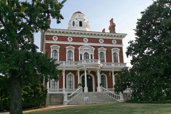 Macon, Hay House
