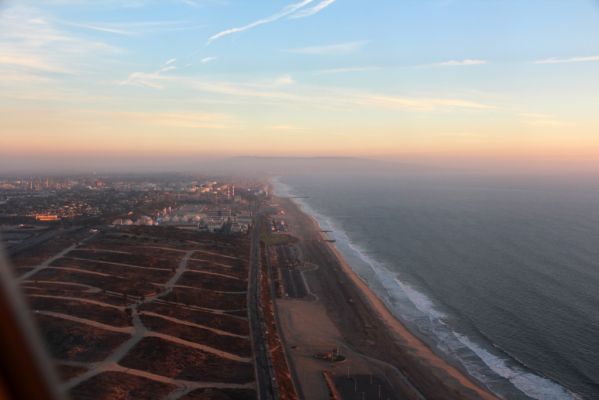 IMG_0408_LAX_Dockweiler_State_Beach_forum.jpg
