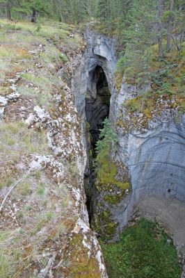 13 Maligne Canyon
