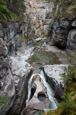 15 Maligne Canyon
