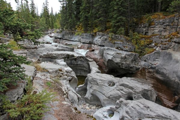 16 Maligne Canyon

