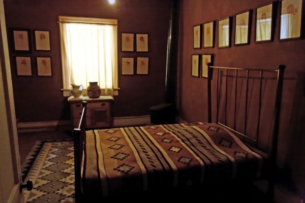 IMG_3255_DxO_raw_Hubbell_Trading_Post_Wohnhaus_Schlafzimmer_Forum.jpg