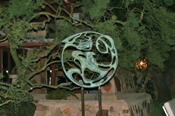 IMG_3562a_DxO_Taliesin_West_Hof_Skulptur_Forum.jpg