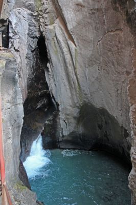 10 Box Canyon
