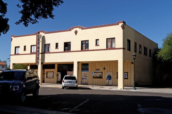 IMG_3745_DxO_raw_Yuma_Old_Town_Lee_Hotel_1917_Forum.jpg