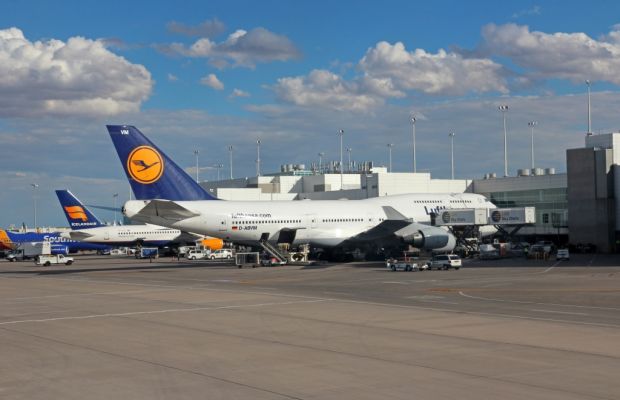 21 B 747
