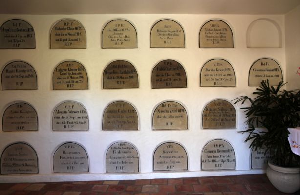 Santa Barbara Mission Grabkapelle
