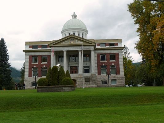 02 Revelstoke Courthouse
