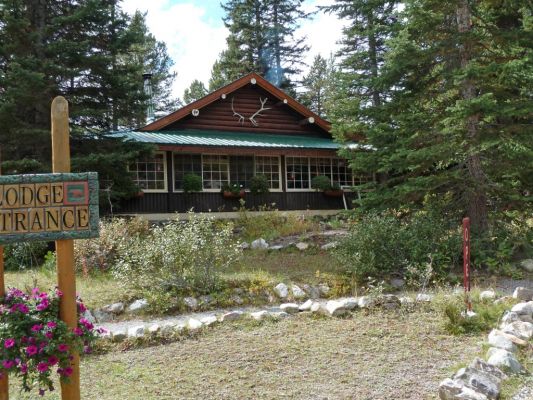 15 Storm Mtn Lodge
