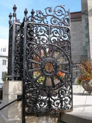 Quebec Cathedrale Tor
