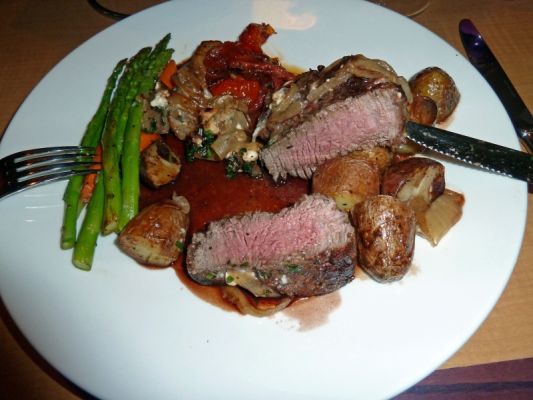 P1060940_DxO_Yuma_Market_Wine_Bar_Bistro_Filet_Mignon_Forum.jpg