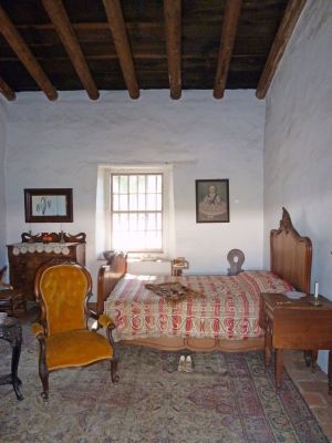 P1070147_DxO_San_Diego_Old_Town_Casa_de_Estudillo_Schlafzimmer_Forum.jpg
