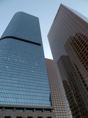 P1070455_DxO_Los_Angeles_Grand_Tower_und_Wells_Fargo_Forum.jpg