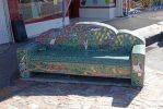 DSC01002_Kawakawa_Hundertwasser_Sofa_k.jpg