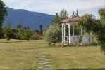 DSC03674 Te Anau Lodge Garten Pavillon_k