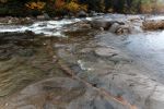 Kancamagus Hwy Lower Falls Streifen im Granit