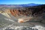 2006-09-23 04 Ubehebe Crater.jpg