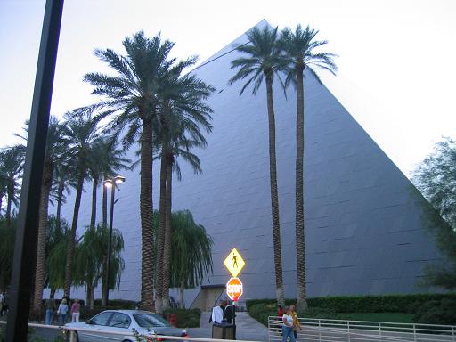 luxorpyramide.JPG