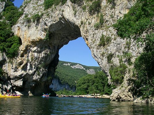 Pont d'Arc  Ardeche Frankreich
Arch a la France
Kein Trail, sondern erpaddelt. Das erste unfreiwillige Bad hatten wir schon hinter uns und noch 25 Flusskilometer "to Go" 
