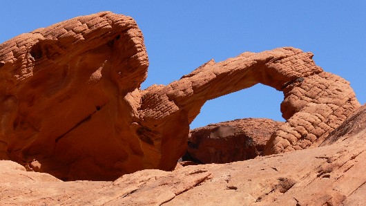 Arch im Valley of Fire
Kreative Naturelemente formen u. a. Steinbögen im
Valley of Fire nördlich von Las Vegas
