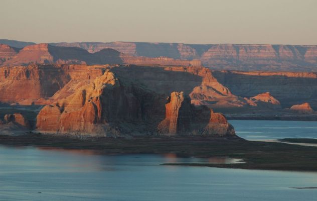 Sunset am Lake Powell
Sunset am Lake Powell
Schlüsselwörter: Sunset, Lake Powell, Landschaft