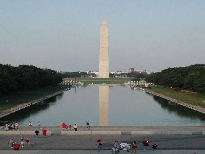 Washington: Monument im Reflecting Pool
