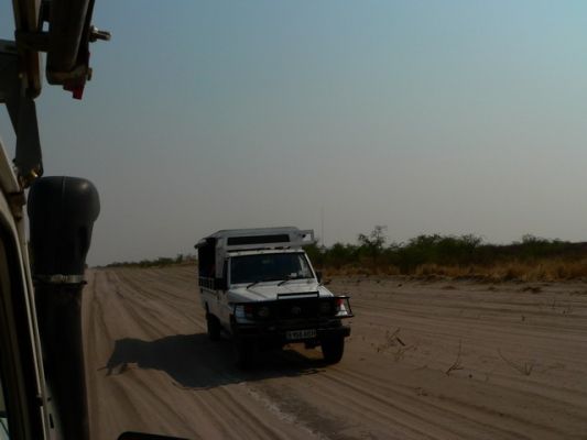 2809_Zufahrt_Nxai_Pan.jpg