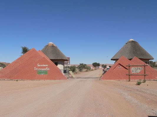 Gate_Sossusvlei.jpg