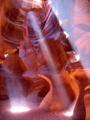 Natürliche Sonnenspots im Upper Antelope Canyon

09. Juli 2005
