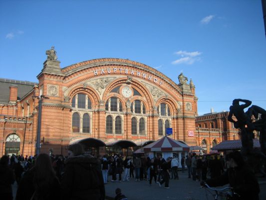 Am Bahnhof in Bremen...
....und direkt nebenan ist das Überseemuseum!
