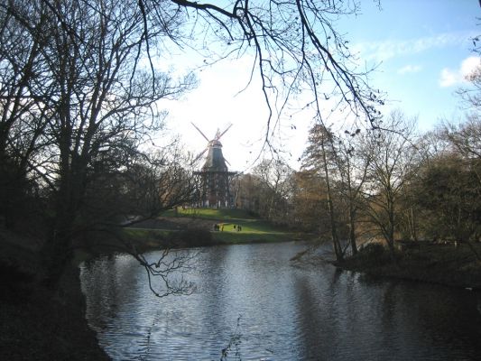 Die Mühle am Wall!
Mitten in der Stadt im Grünen!

Ein Platz zum Innehalten und Luft holen!
