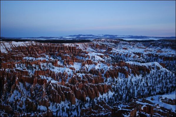 13_02__Bryce_Point_before_Sunrise.jpg
