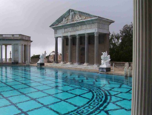 Hearst Castle - der Außenpool des Pressezaren...aus 9cm italienischem Marmor

