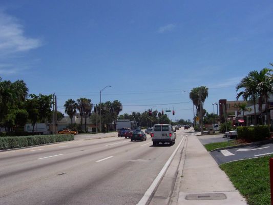 Strasse_01
Ich war mit dem Fahrrad unterwegs, was in den USA schon einem Kamikaze-Einsatz ähnelt.
