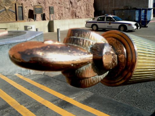 Polizeiaufgebot am Hoover Damm
Schlüsselwörter: Hoover Damm