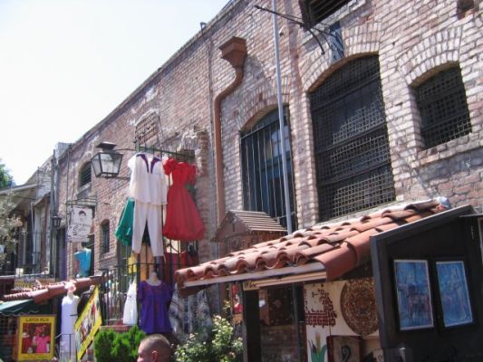 El Pueblo LA
