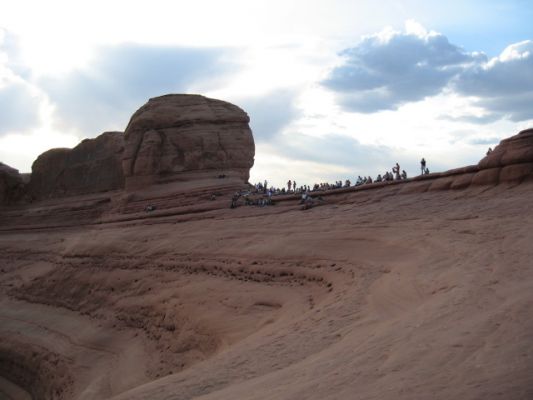 Zuschauer am Delicate Arch
