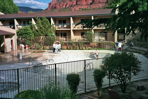 012_9A3.JPG