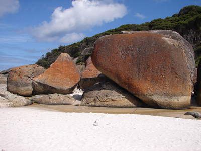 SteinformationenSqueakyBeach.jpg