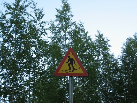 Verkehrsschilder_in_Karelien.JPG